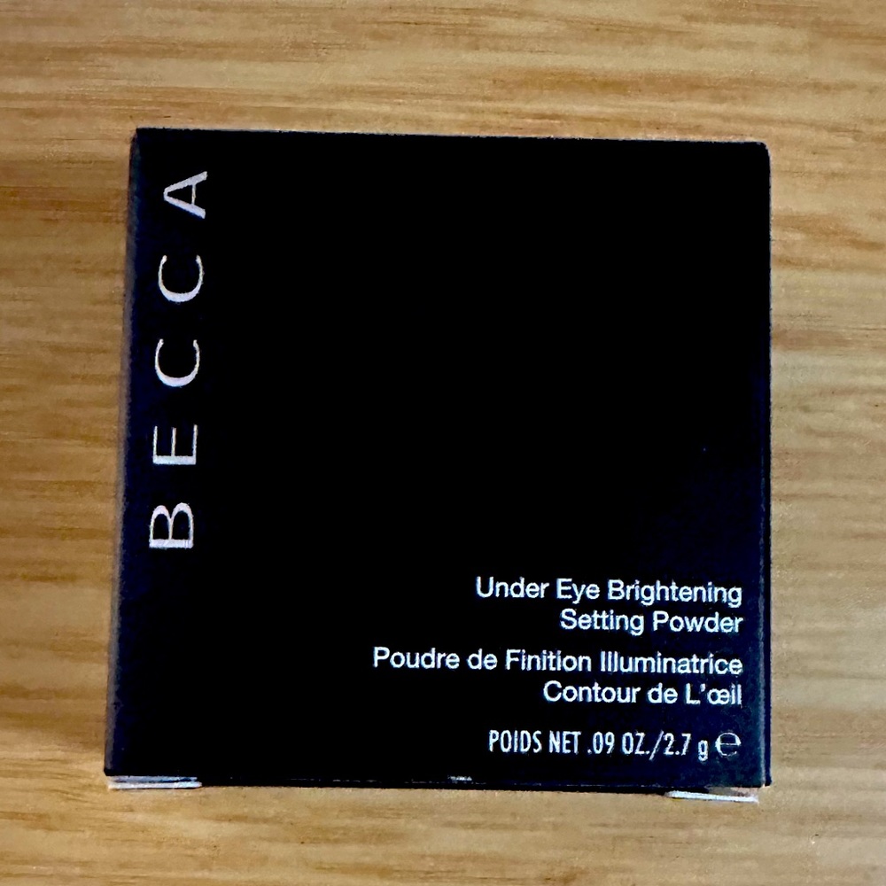 Becca Under Eye Brightening Setting Powder
